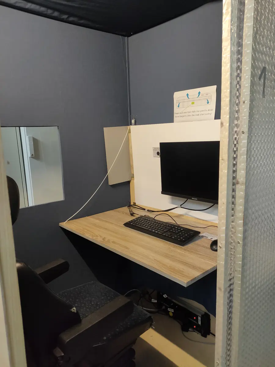 Office on Track workstation prototype
